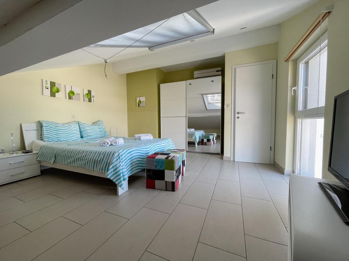 Ferienhaus Ivanka Apartment Трогир Екстериор снимка